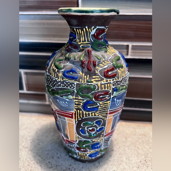 Antique Japanese Satsuma Moriage Enamel Hand Painted Vase estm late 1800s - Picture 3 of 10